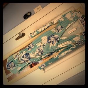 Beautiful blue floral Yumi Kim maternity dress—L